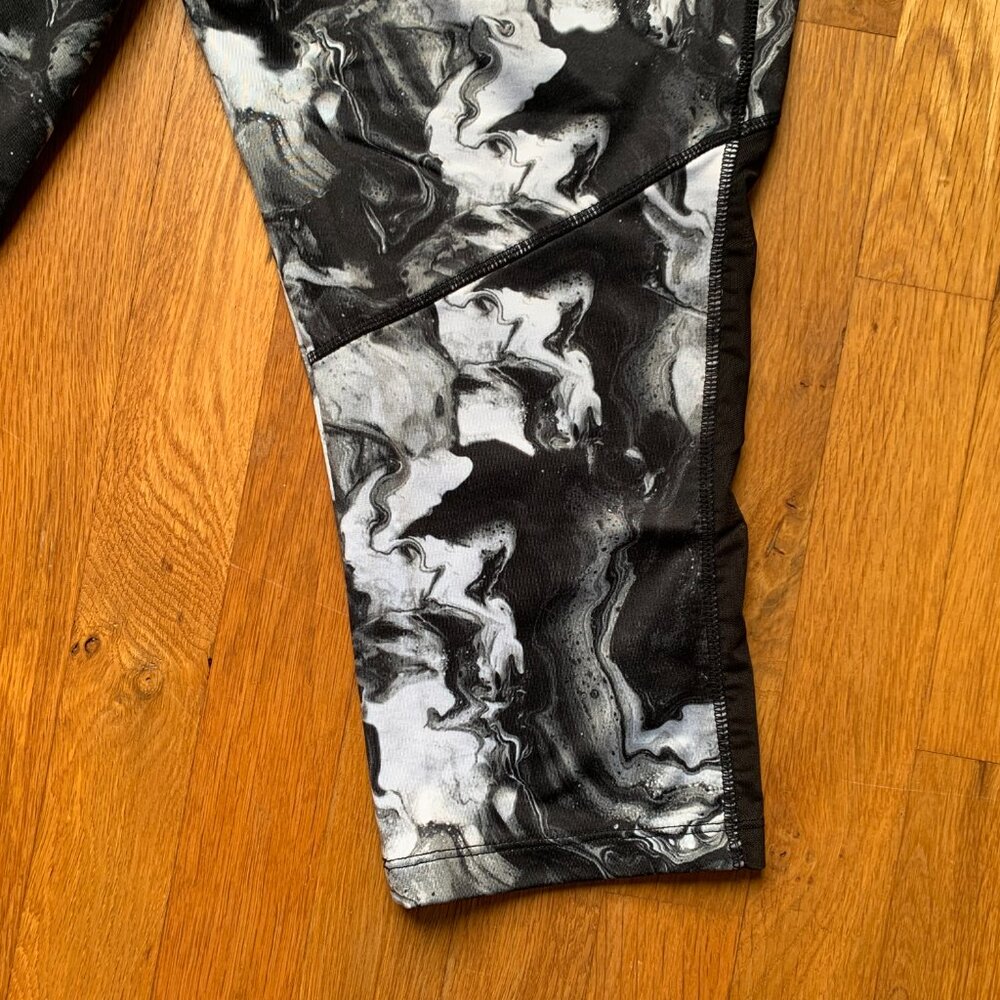Avia Capris Black Tie Dye Leggings Womens XL - Picture 10 of 10
